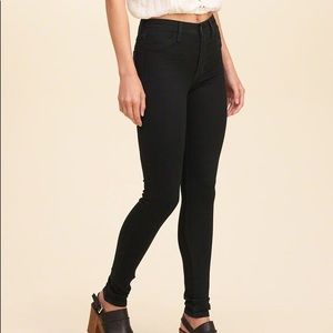 🌟SOLD🌟 Hollister “High Rise Super Skinny” jeans